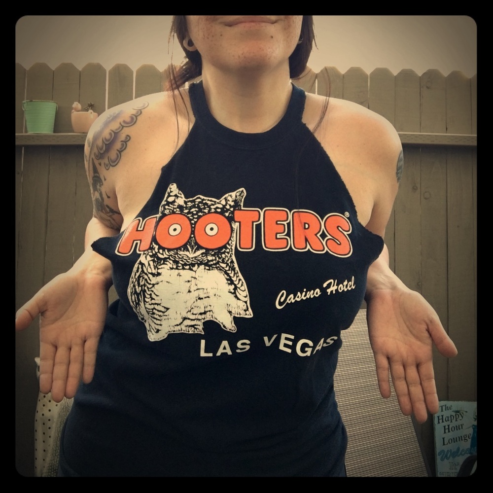 cut up HOOTERS tee